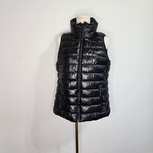NWT GAP lightweight puffer vest Size M